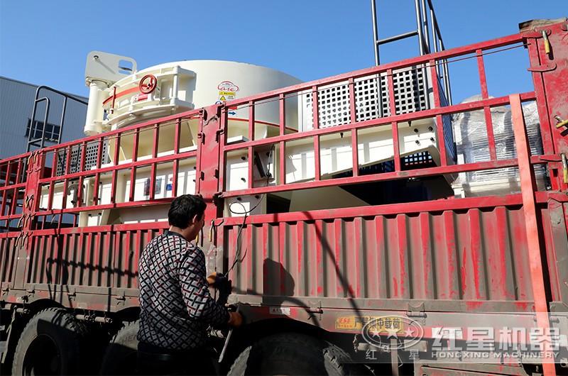 性能高，質(zhì)量高的粉碎機(jī)固定裝車